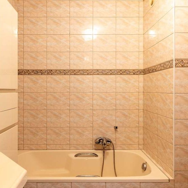 Appartement te huur in Berchem voor € 1.200 met 2 slaapkamers - Foto 1