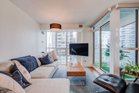 For Lease - 19 Grand Trunk Crescent Unit# 2006, Toronto, Ontario - Photo 3