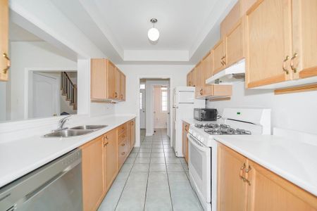 For Lease - 77 Angelica Avenue, Richmond Hill, Ontario - Photo 4