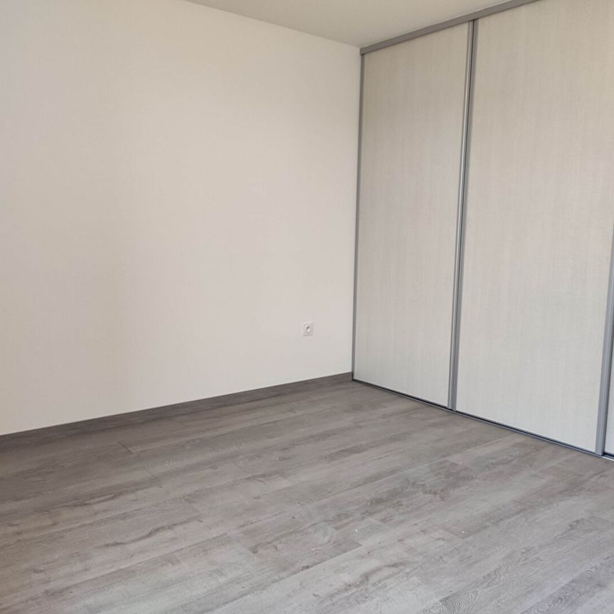 Location Appartement 3 pièces 71m² - Photo 1