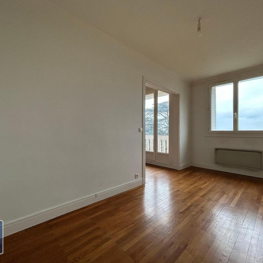 Location Appartement 4 pièces 64m² STE FOY LES LYON 69110 - Photo 1