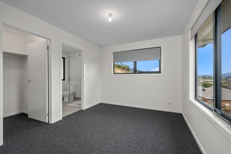 18 Lesdelle Street Claremont TAS 7011 Australia - Photo 4