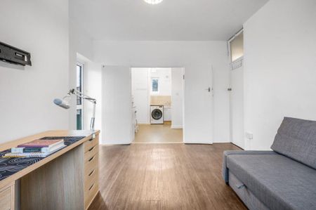1 bedroom flat to rent - Photo 3