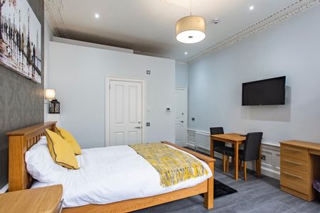 5 Bed Flat, Clerk Street, EH8 - Photo 4