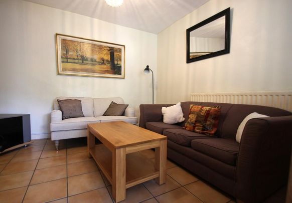 6 bedroom semi-detached house to rent - Photo 1