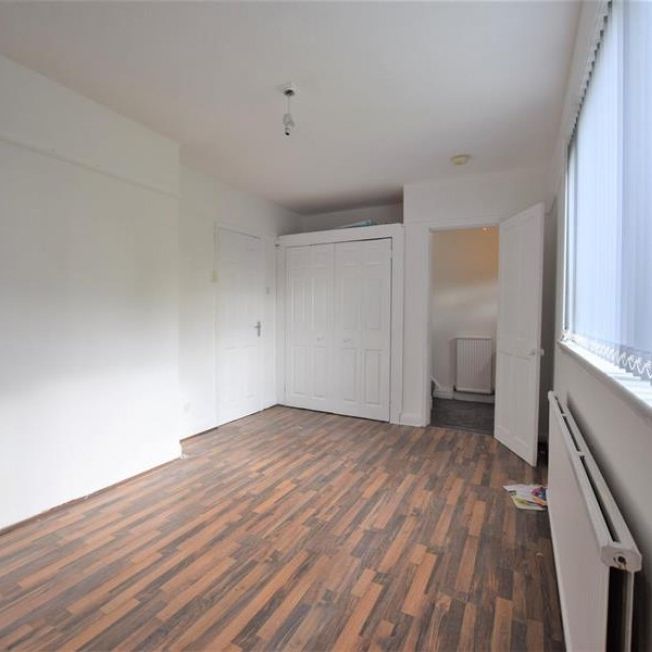 3 Bedroom Terraced Available Arranging tenancy - Photo 1
