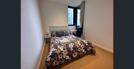 Amazing partly-furnished SQ two bedrooms apartment! - Photo 3