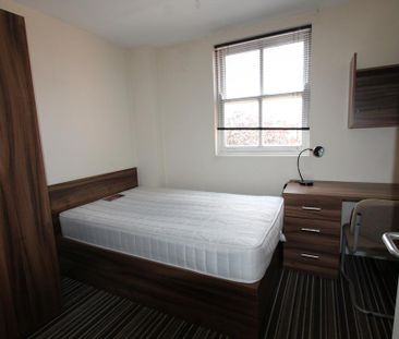 4 bedroom flat to rent - Photo 6