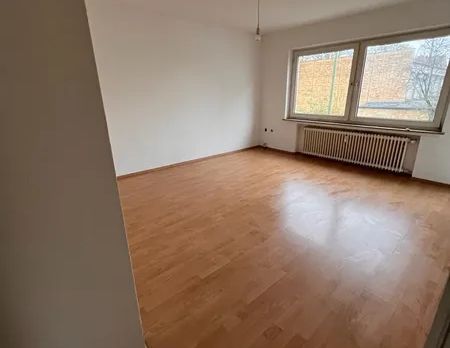 Sehr schöne 3 Zimmer-Wohnung mit Balkon und innen liegendem Wannenbad in EssenWest/Frohnhausen - Photo 1