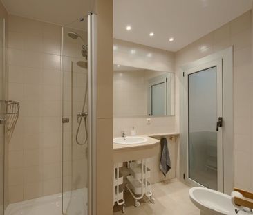 Carrer de Balmes, Barcelona, Catalonia 08006 - Photo 3