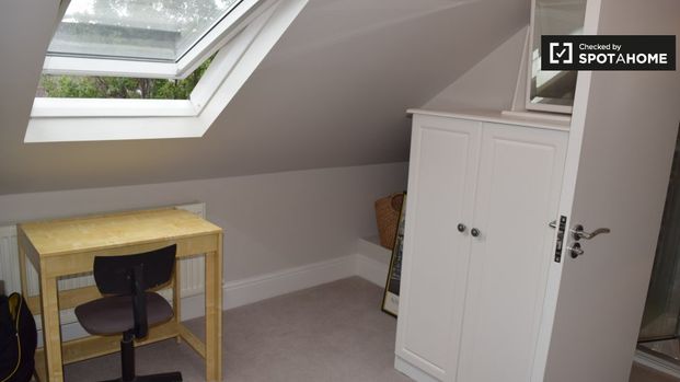 Room for rent in charming 5-bedroom house, Drumcondra Dublin - Photo 1