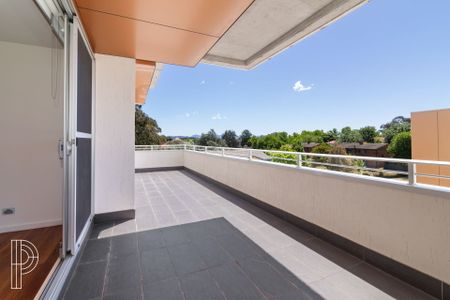 Modern Elegance in Yarralumla 3 Bed | 2 Bath | 2 Car | Unit | EER: 6 - Photo 4