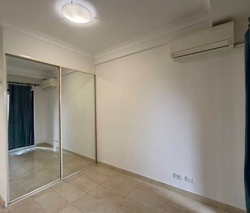 Freshly Painted 2 Bedroom + Study Apartment in the Heart of Campsie - Photo 4
