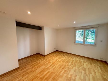 Location Appartement 5 pièces 122m² - Photo 5