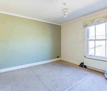 2 bed Terraced for rent - Photo 4