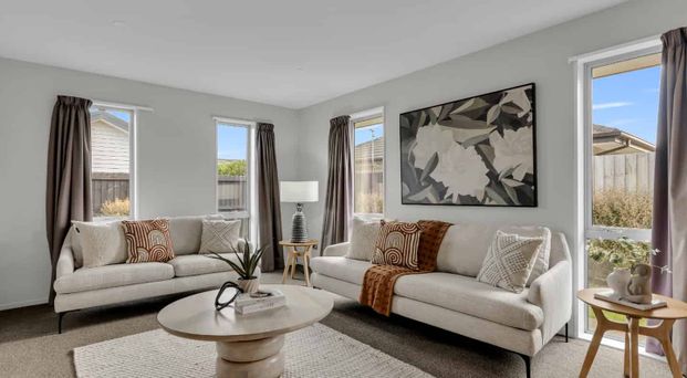 Three Bedroom Family Home In Great Location! - Photo 1