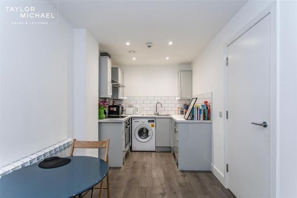 Studio to rent - Photo 1