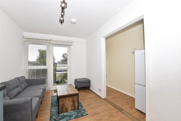 4 bedroom terraced house to rent - Photo 1