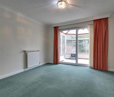 3 bedroom terraced house to rent - Photo 5