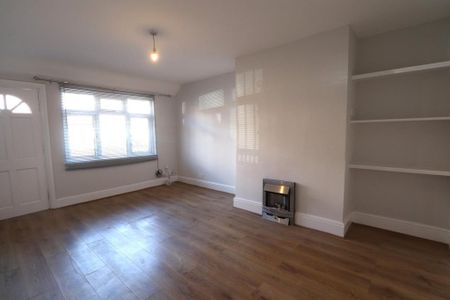 3 bedroom terraced house to rent - Photo 2