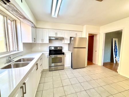 For Lease - 65 Garthdale Court Unit# 2, Toronto, Ontario - Photo 2