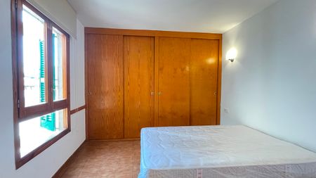 Apartamento amueblado de 2 dormitorios, parking y ascensor, zona La Rambla, Palma. - Photo 4