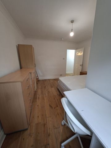 Room in a Shared Flat, Hornsey Road, N7 - Photo 5
