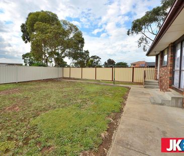 Convenient Location! - Photo 6