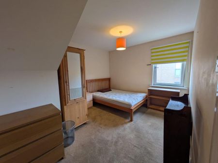 3 bedroom flat to rent - Photo 5