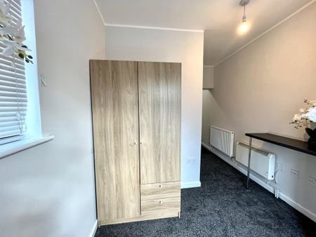 1 bedroom in a house share to rent - Photo 3