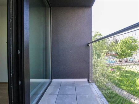 PRONÁJEM ATELIÉRU 1KK, LODŽIE, SKLEPNÍ KÓJE, HVĚZDOVÁ BRNO - Photo 2