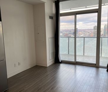 Market Wharf Lofts #2807 - Photo 3