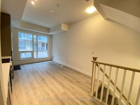 Condo Townhouse For Lease | C8028928 - Photo 2