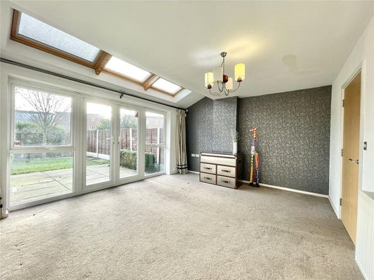 4 bedroom terraced house to rent - Photo 1