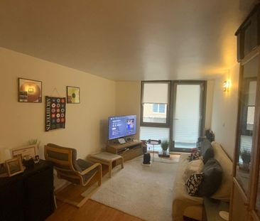 1 Bed Flat, Queens Road, NG2 - Photo 1