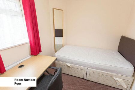 6 bedroom terraced house to rent - Photo 5