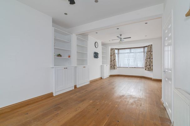 5 Bed Terraced House, Downshall Avenue, IG3 - Photo 1