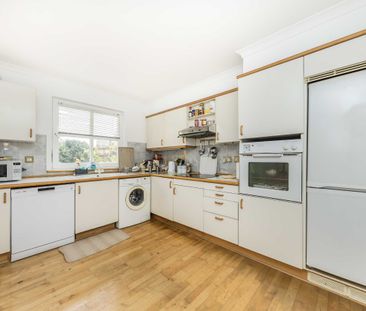 Queen Of Denmark Court, SE16, London - Photo 5