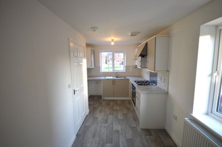 3 bedroom semi-detached house to rent - Photo 5