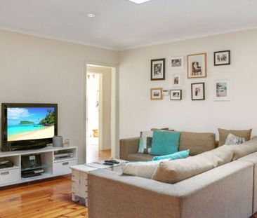 STUNNING HOME IN FANTASTIC LOCATION - Photo 1