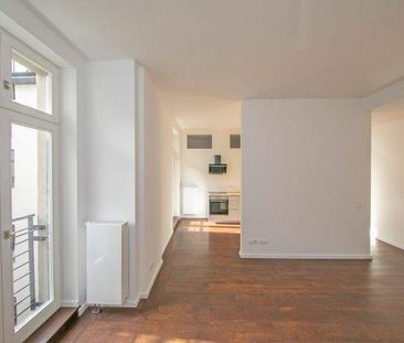 2-Zi-Whg mit Balkon EBK u. AUFZUG (green 44) - Photo 1