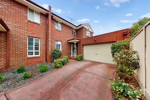 Well Designed Townhouse with Secure Garage and Courtyard - Photo 1