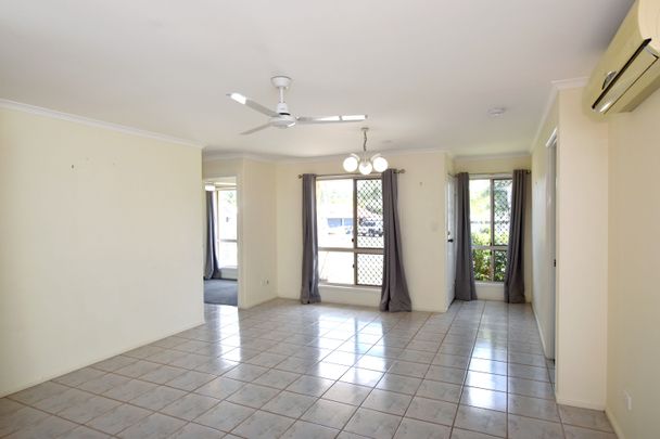 NEAT AND TIDY BRICK FAMILY HOME! - Photo 1