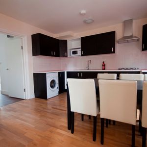 Room in a Shared Flat, London, NW2 - Photo 2