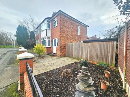 4 bedroom semi-detached house to rent - Photo 5