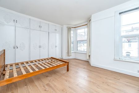 5 Bed Terraced House, Sach Road, E5 - Photo 2