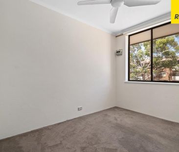 Hawker Convenience - Light & Bright 3 Bedroom Apartment - Photo 3