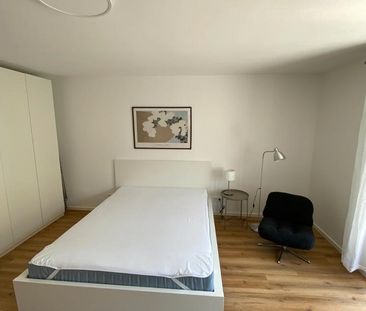 Möbliertes WG-Zimmer mit Balkon in sanierter Wohnung - Photo 2
