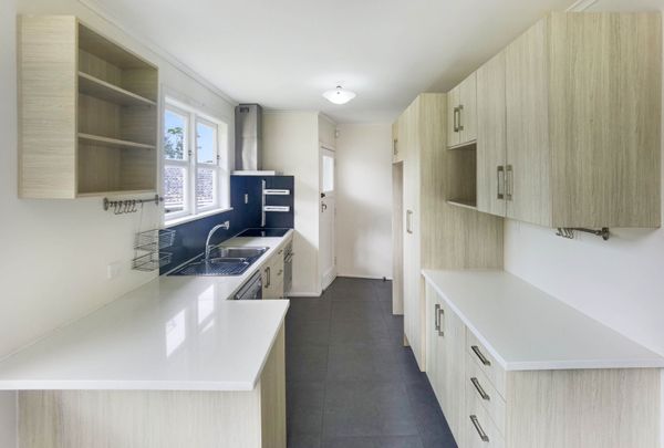 GLENFIELD - 3 Bedroom Family Home - Photo 1