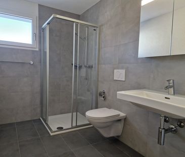 Attraktive, neuwertige 3.5 Zimmerwohnung in Schmitten - Photo 5